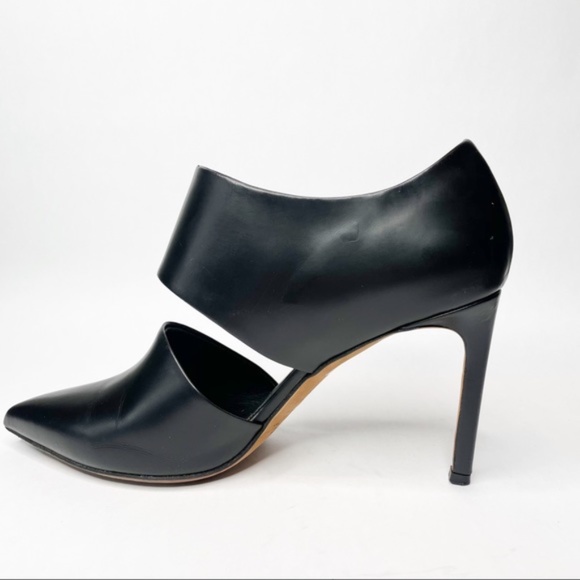 ❌SOLD❌Vince Capri Black Leather Point-Toe Heel (10) - Picture 4 of 9